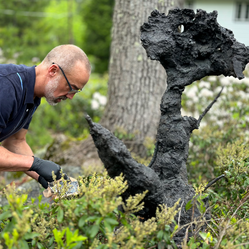 Visual Artist Patrick Jacobs installs bronze statue 